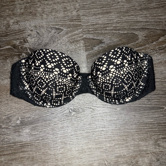 Victoria's Secret Strapless Black and White Lace Bra - Picture 1 of 5